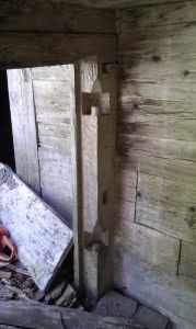 Amazingly simple wooden hinges!