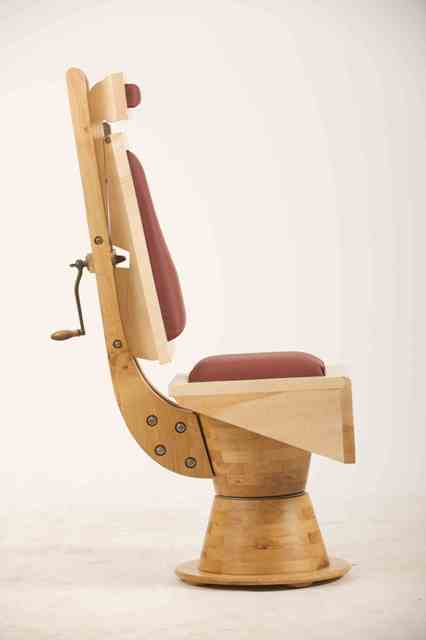 Wind-up chair